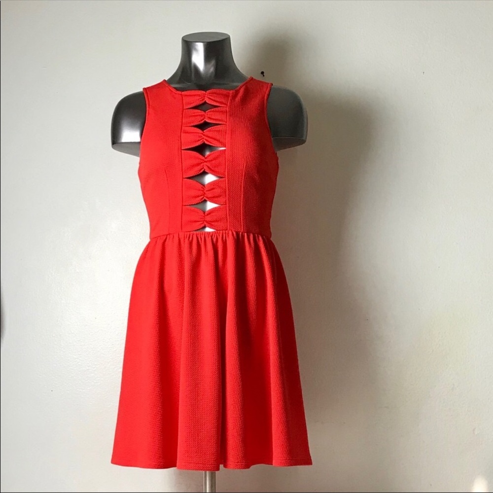 Sleeveless INA dress  👗
